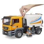 BRUDER MAN TGS STREET SWEEPER 03780 - Image 2