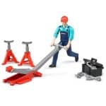 BRUDER FIGURE SET GARAGE EQUIPMENT-MECHANIC,CAR-JACK,TOOLS 062100