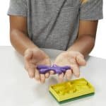 PLAY-DOH ZOOM ZOOM VACUUM AND CLEANUP SET F3642 - Image 4