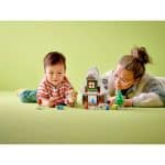 LEGO 10976 DUPLO - Santa s Gingerbread House - Image 5
