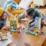 LEGO 41732 FRIENDS - Downtown Flower and Design Stores - Image 3