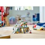 LEGO 41756 FRIENDS - HOLIDAY SKI SLOPE AND CAFE - Image 10