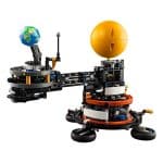 LEGO 42179 TECHNIC - PLANET EARTH AND MOON IN ORBIT - Image 2