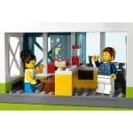 LEGO 60365 CITY - APARTMENT BUILDING - Image 7