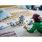 LEGO 60366 CITY - Ski and Climbing Center - Image 12