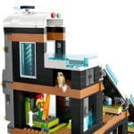 LEGO 60366 CITY - Ski and Climbing Center - Image 5