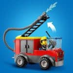LEGO 60375 CITY - FIRE STATION AND FIRE TRUCK - Image 4