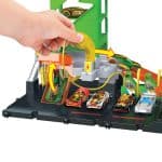 HOT WHEELS CITY SUPER RECHARGE FUEL STATION HTN79 - Image 4