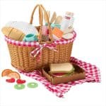 FISHER-PRICE WOODEN PICNIC BASKET AND FOOD 31PCS HXT81