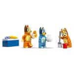 LEGO 11202 BLUEY - BLUEYS BEACH  FAMILY CAR TRIP - Image 4