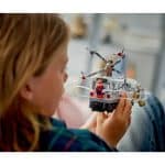 LEGO 76321 MARVEL - SPIDER-MAN VS. DOC OCK SUBWAY TRAIN SCENE - Image 9