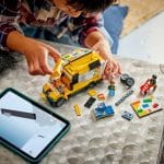LEGO 60500 CITY - THE LEGO VAN - Image 3